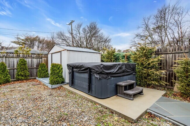 Building Photo - 658 Driftwood Pl