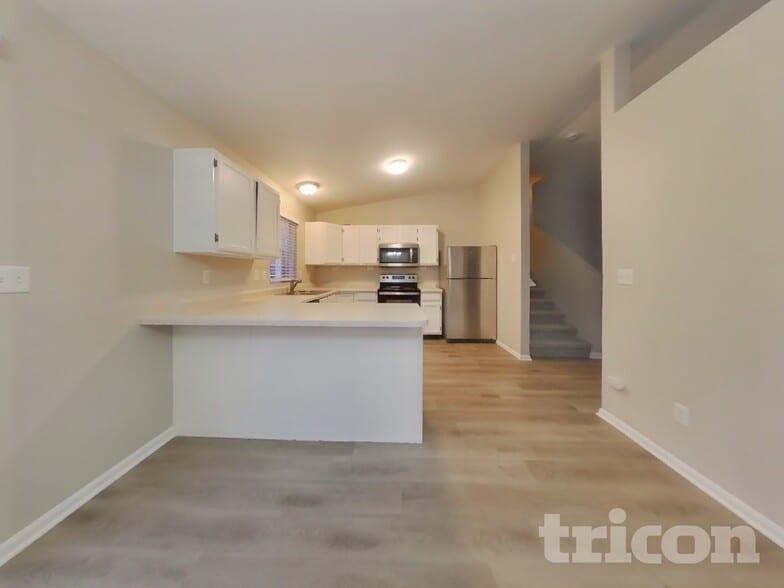 Building Photo - 308 N 46th Ave