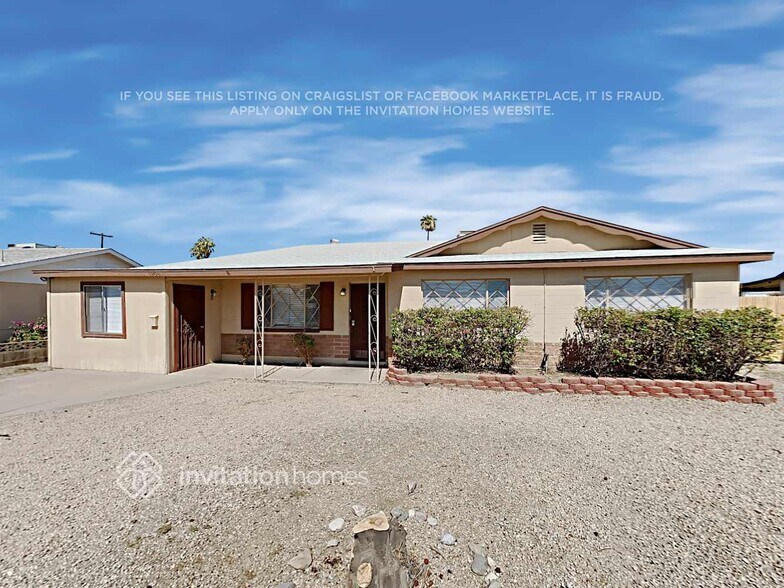Primary Photo - 3208 W Columbine Dr