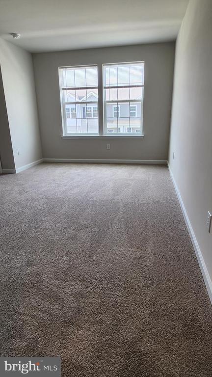 Building Photo - 12 Nelsons Wy