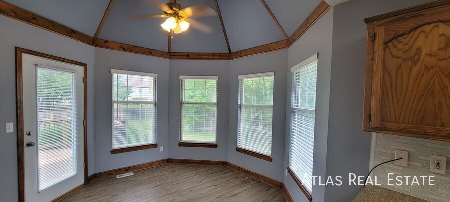 Building Photo - 205 NW Almond