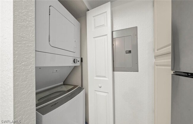 Building Photo - 23500 Walden Center Dr