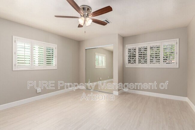 Building Photo - 417 E Rose Ln
