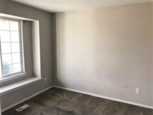 Building Photo - Charming Meridian home with 3 bed 2.5 bath and an office. Located in the Trailway Park Subdivisio...