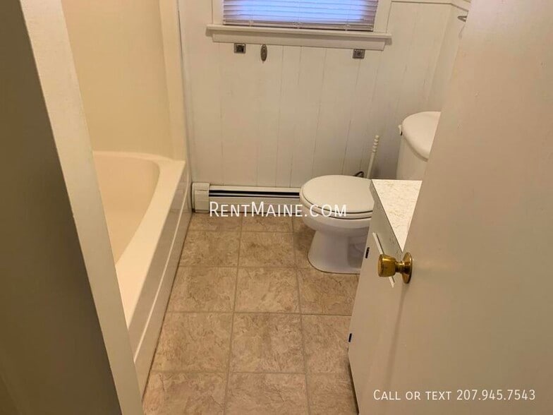 Building Photo - 33 Yale St