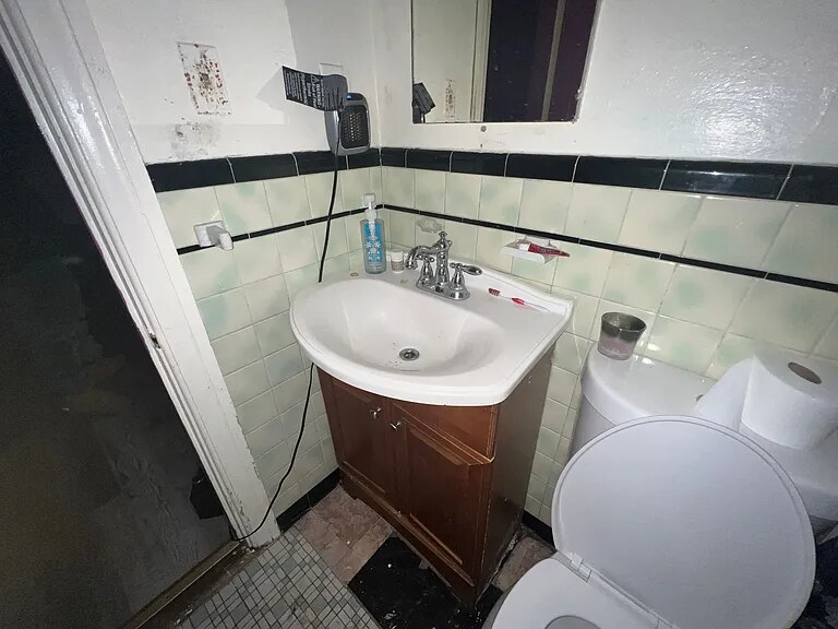 Building Photo - 1640 N 50th St