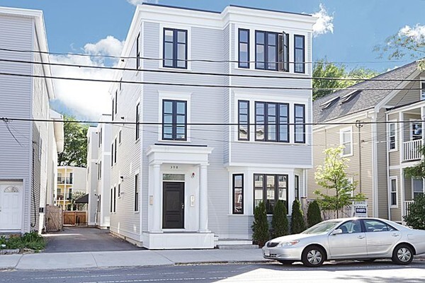 Building Photo - 308 Beacon St