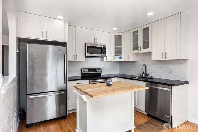 Building Photo - 346 Mangels Ave