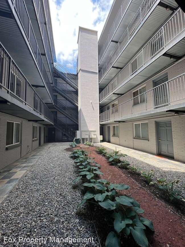 Building Photo - 2 br, 1 bath House - 336 N. Grant Street U...