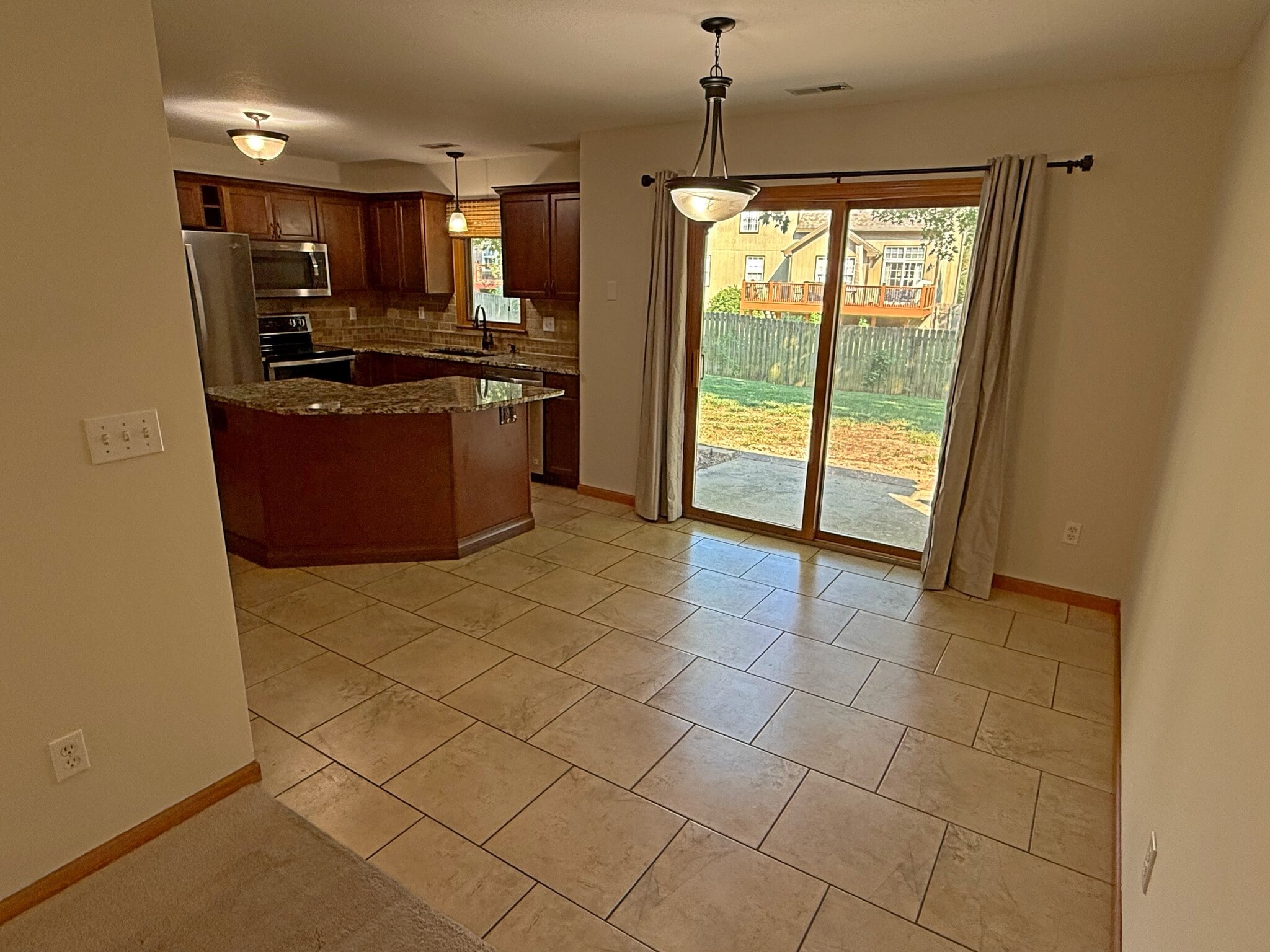 Building Photo - 2716 Larkspur Ct