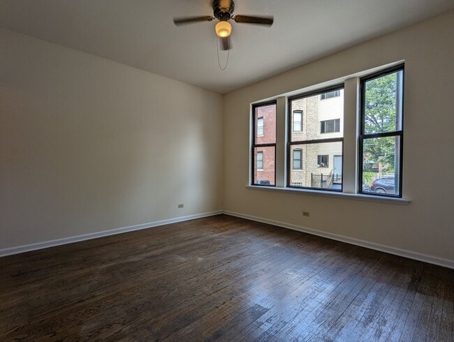 Building Photo - 3145 W Medill Ave