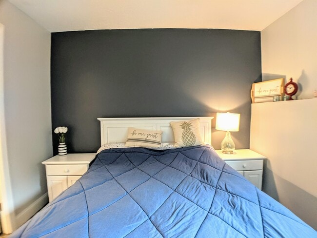 Building Photo - 107 Treetop Cir