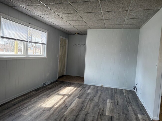 Building Photo - 826 N Spalding St