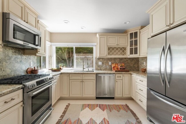Building Photo - 3194 Rossini Pl