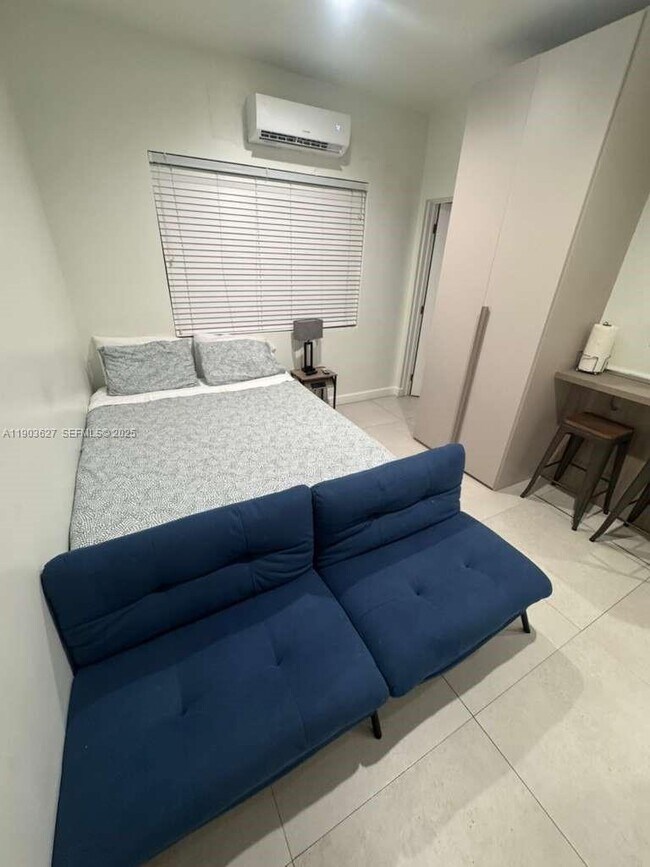 Building Photo - 245 NE 33rd St