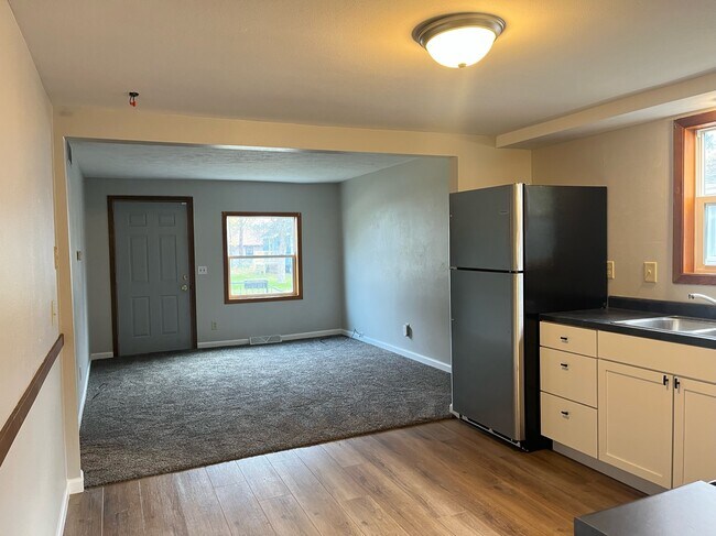 Building Photo - 316 Burr Oak Ave