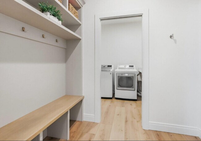 Building Photo - 1 Country Club Ct