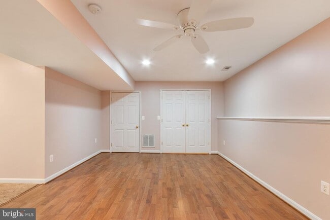 Building Photo - 6910 Governors Grant Ln