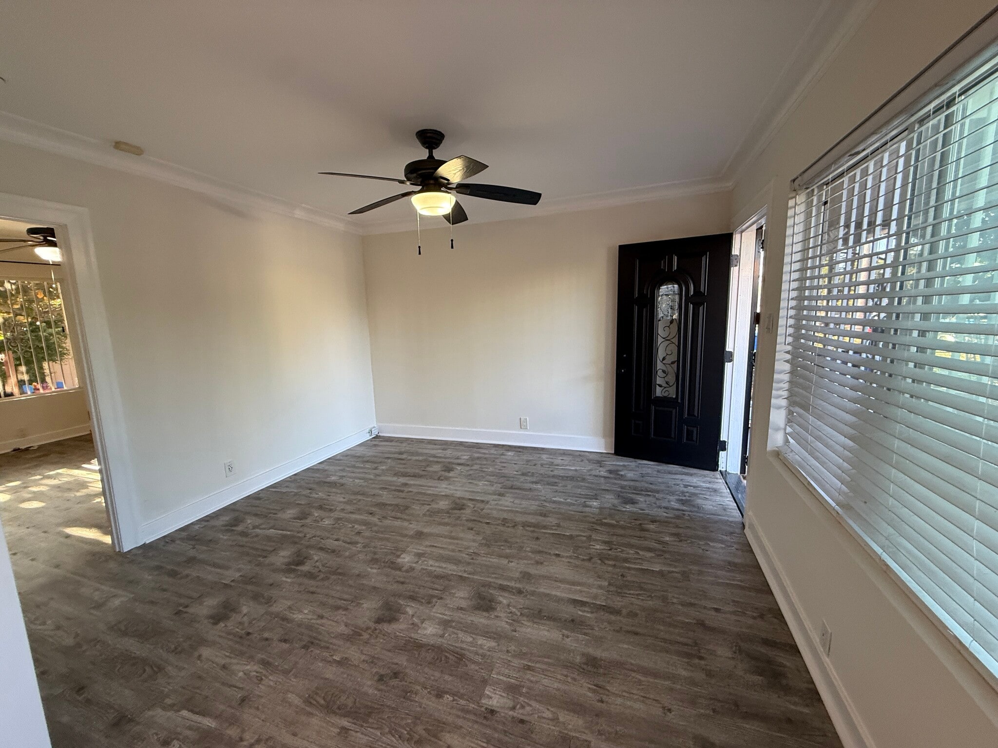 Building Photo - 5313 S Manhattan Pl