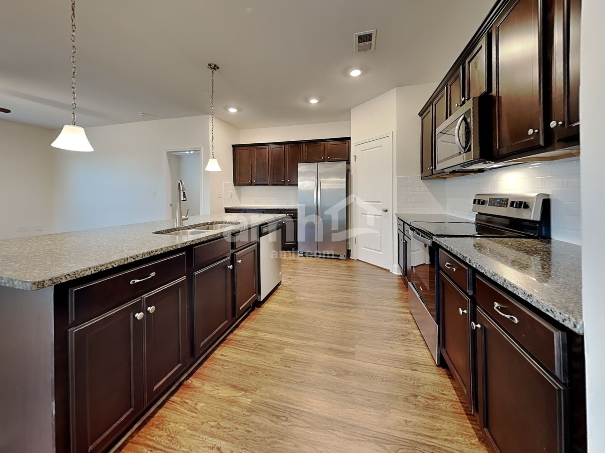 Building Photo - 231 Lake End Dr