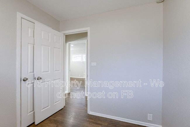 Building Photo - 11420 Manchester Ave