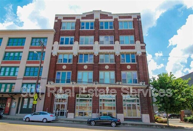 Building Photo - 420 S Front St