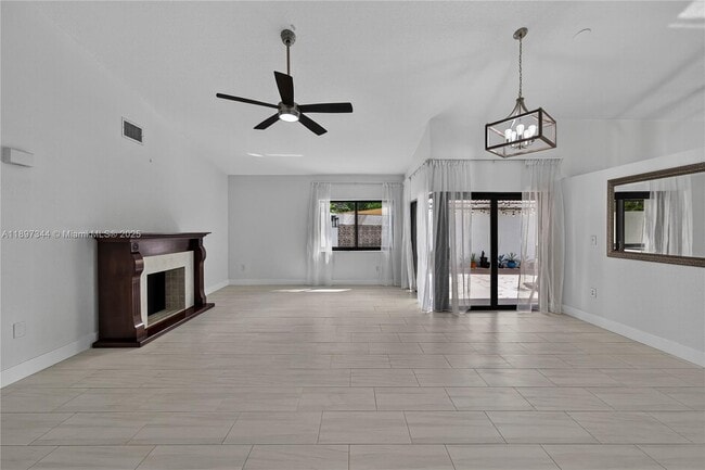 Building Photo - 15140 Bristol Ln