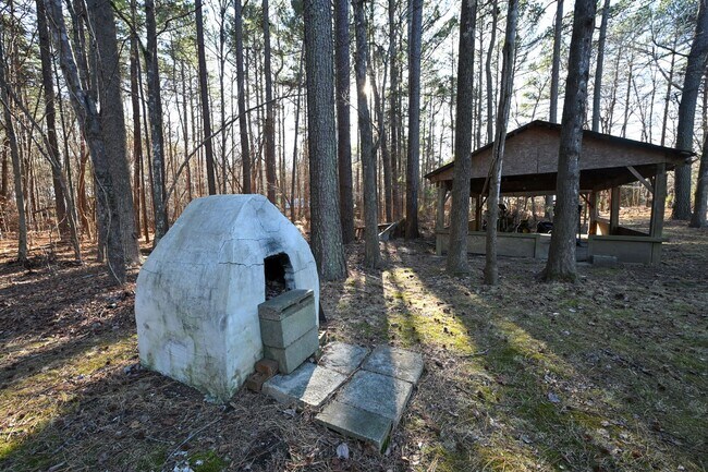 Building Photo - Stunning 3BR / 3BA Home on 2.48 Acres – Hillsborough, NC