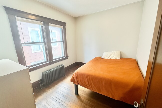 Building Photo - 504 Catherine St