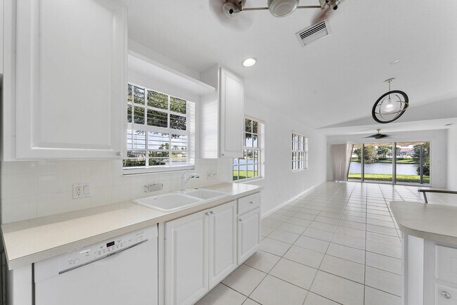 Building Photo - 8270 Eleuthera Ln