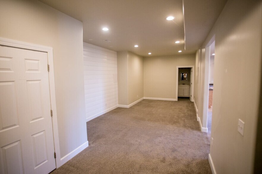 Building Photo - 1364 Northridge Dr