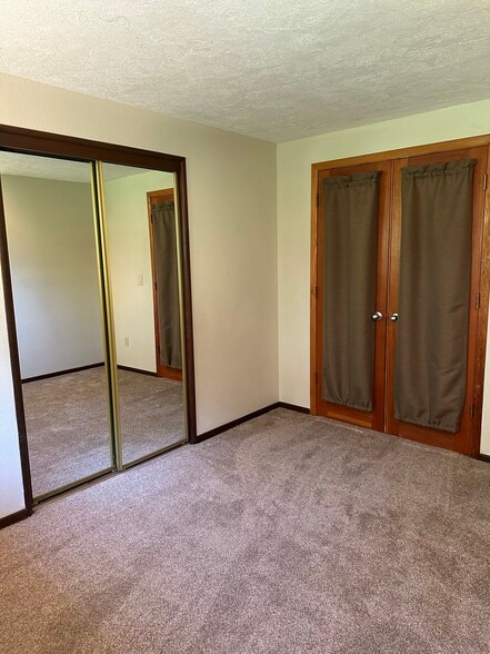 Building Photo - 8617 SW 49th Ave