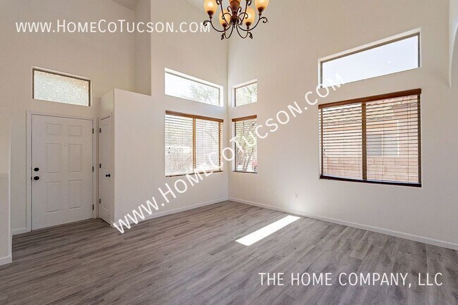 Building Photo - 6645 E Gehrig Ln