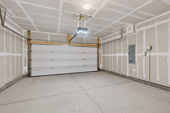 Building Photo - 308 Prism Ave SW