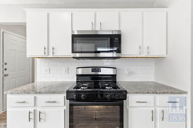 Building Photo - 1612 Sylvia Ln