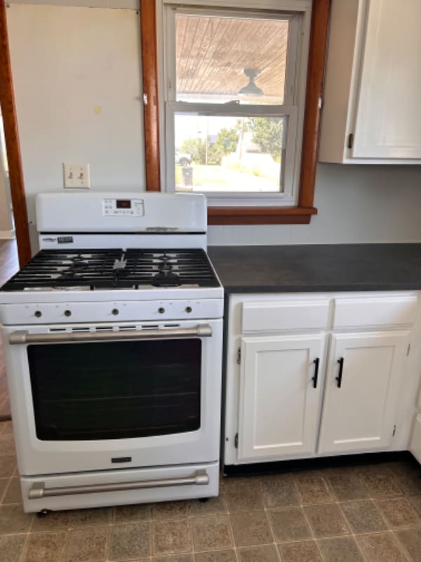 Building Photo - 115 3rd St