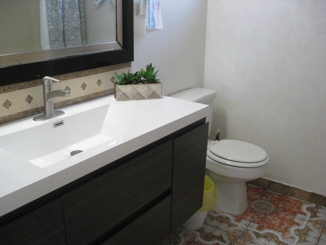 Building Photo - 9266 Cypress Ave