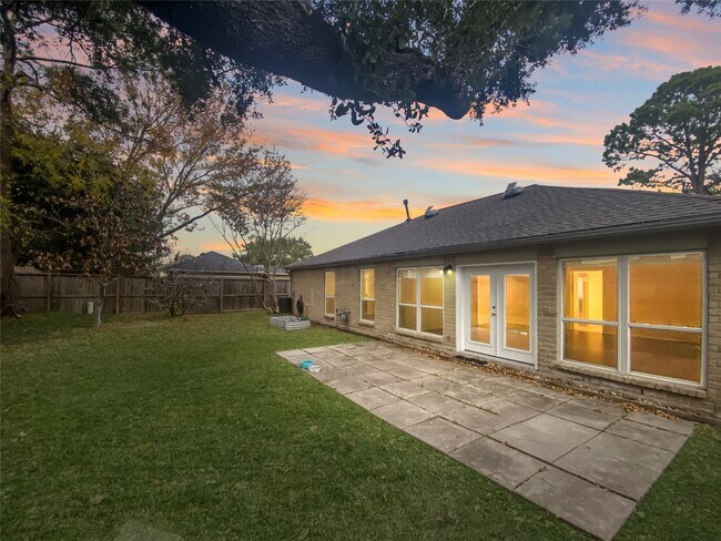 Building Photo - 1814 Cherry Bend Dr