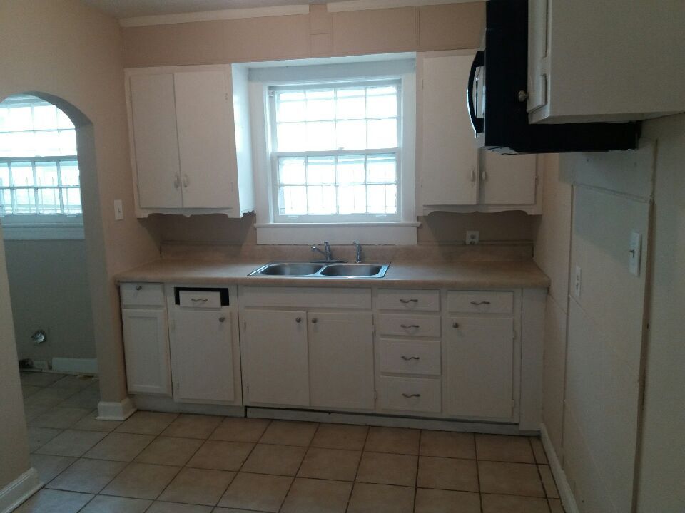 Building Photo - 3118 Avenue Q