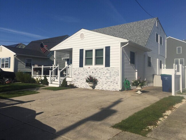 Primary Photo - 109 10th St S