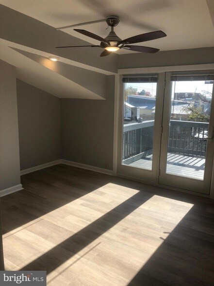 Building Photo - 1929 Gough St