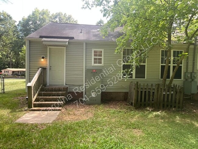 Building Photo - 6013 Carver Blvd
