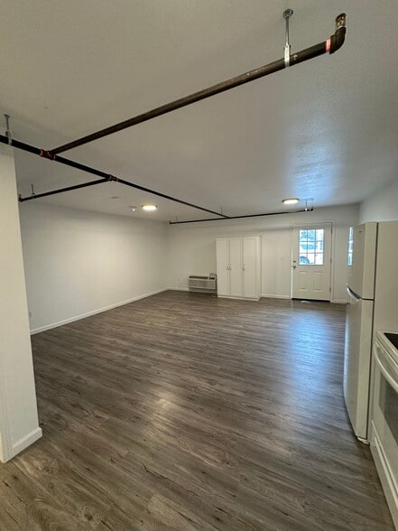 Building Photo - 1120 Montana St