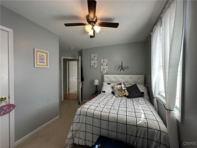 Building Photo - 737 Sleepy Hollow Rd