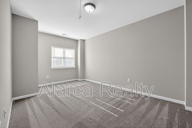 Building Photo - 425 Centerfield Dr