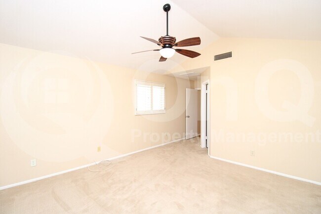 Building Photo - 509 E Kristal Way