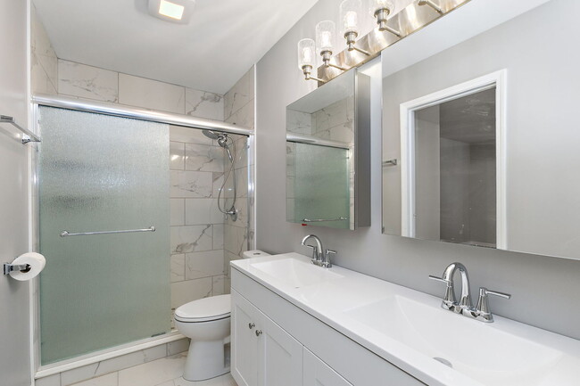 Building Photo - 2155 College Dr