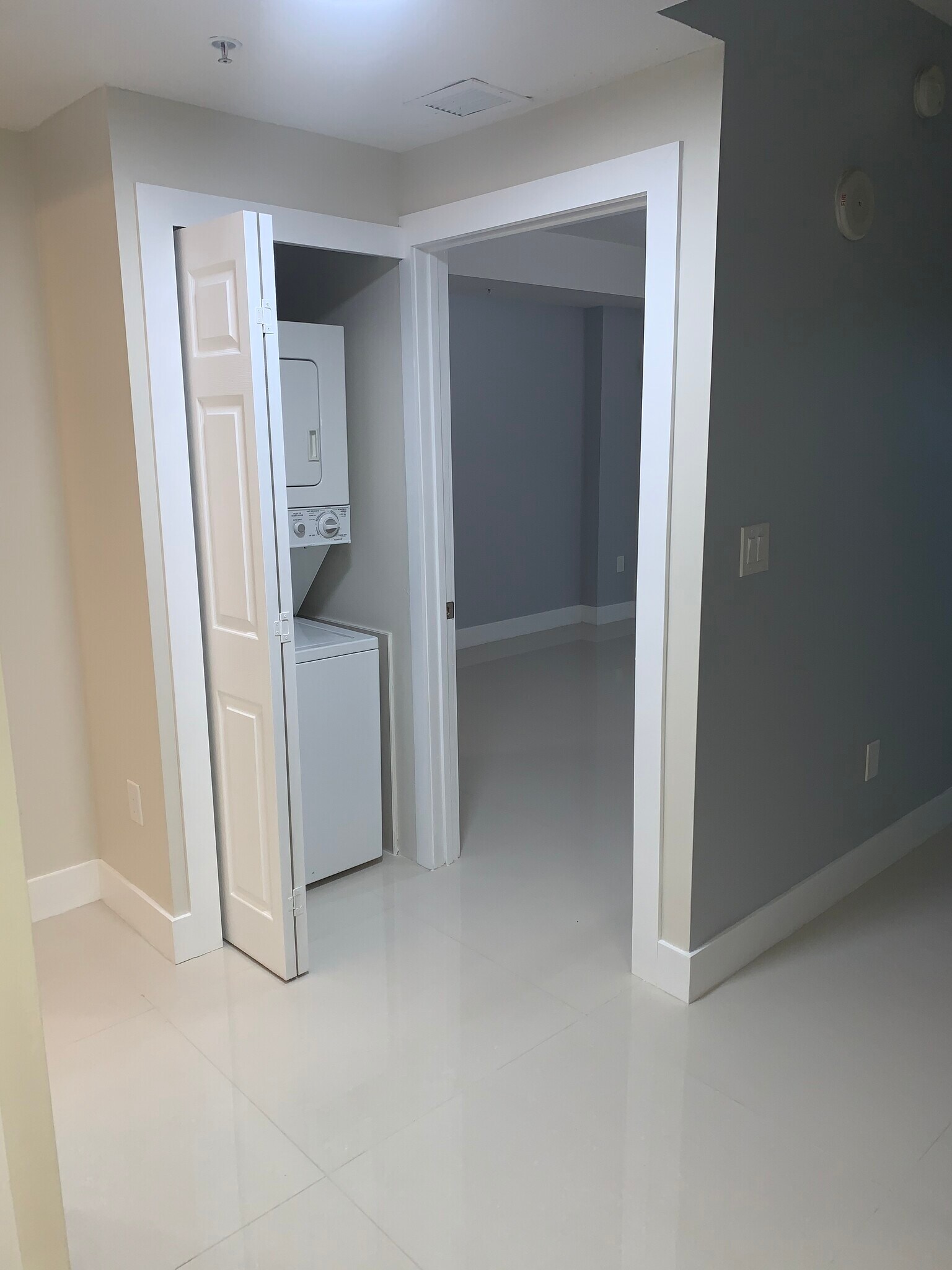 Building Photo - 3410 Coral Way