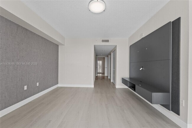 Building Photo - 300 Sunny Isles Blvd