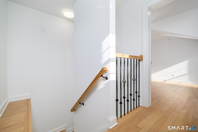 Building Photo - 159 Grove St